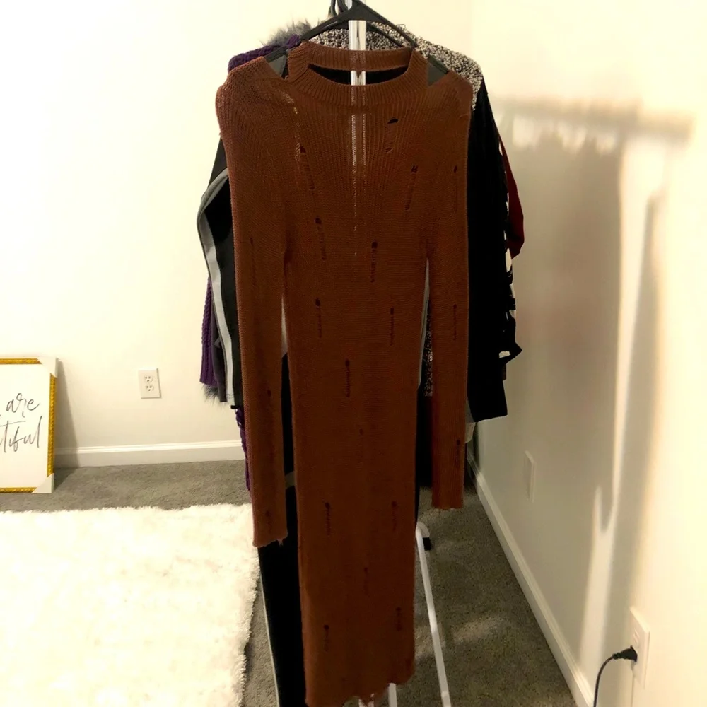 Distressed Sweater - Picture 4 of 4